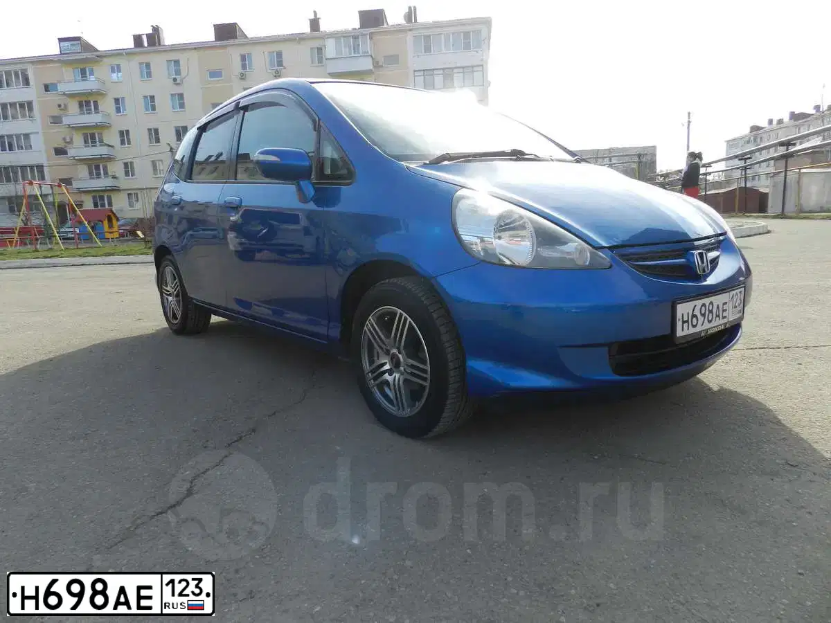 Фото автомобиля HONDA FIT, 2006 — госномер Н698АЕ123