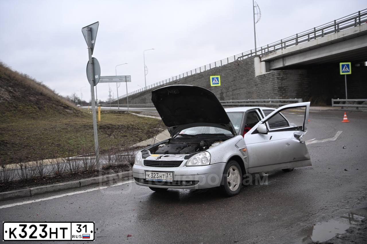 Фото автомобиля LADA 2170 PRIORA, 2007 — госномер С506ЕА40. Цвет: СВЕТЛО-СЕРЕБРИСТЫЙ МЕТАЛЛ