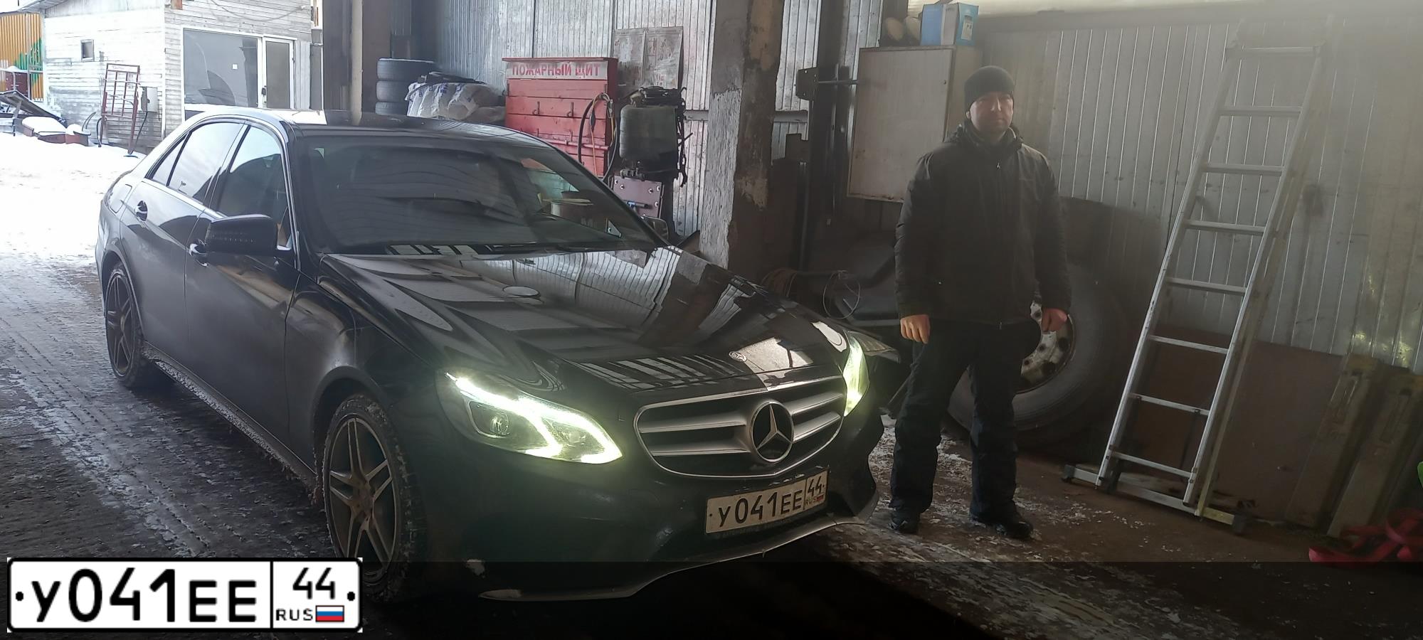 Фото автомобиля MERCEDES E-KLASSE, 2013 — госномер Р959РТ797. Цвет: ЧЕРНЫЙ