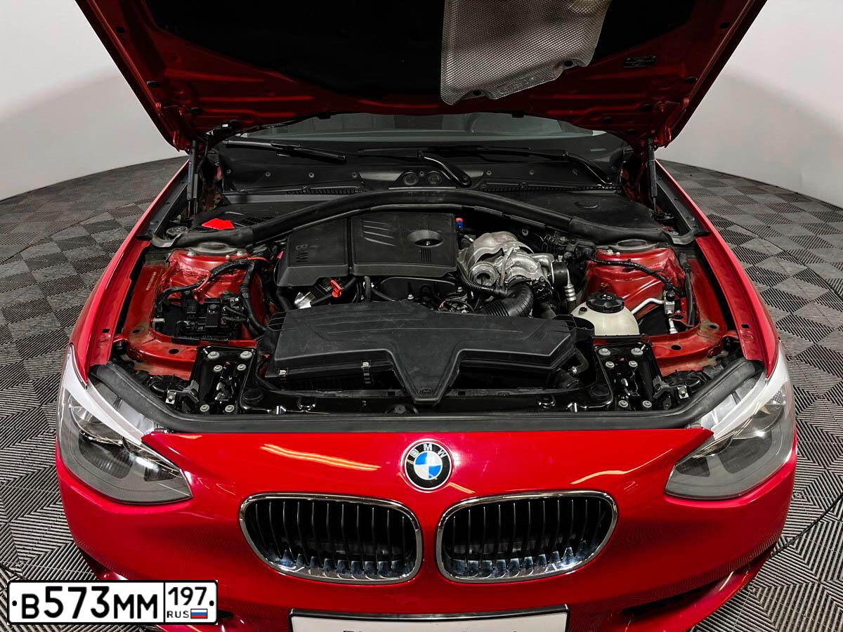 Фото автомобиля BMW SERIE 1, 2012 — госномер А081СК799. Цвет: Красный
