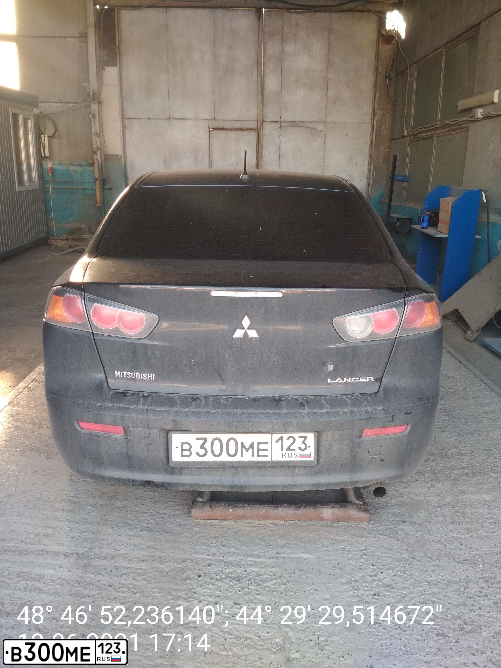 Фото автомобиля MITSUBISHI LANCER, 2013 — госномер М111ММ111. Цвет: ЧЕРНЫЙ