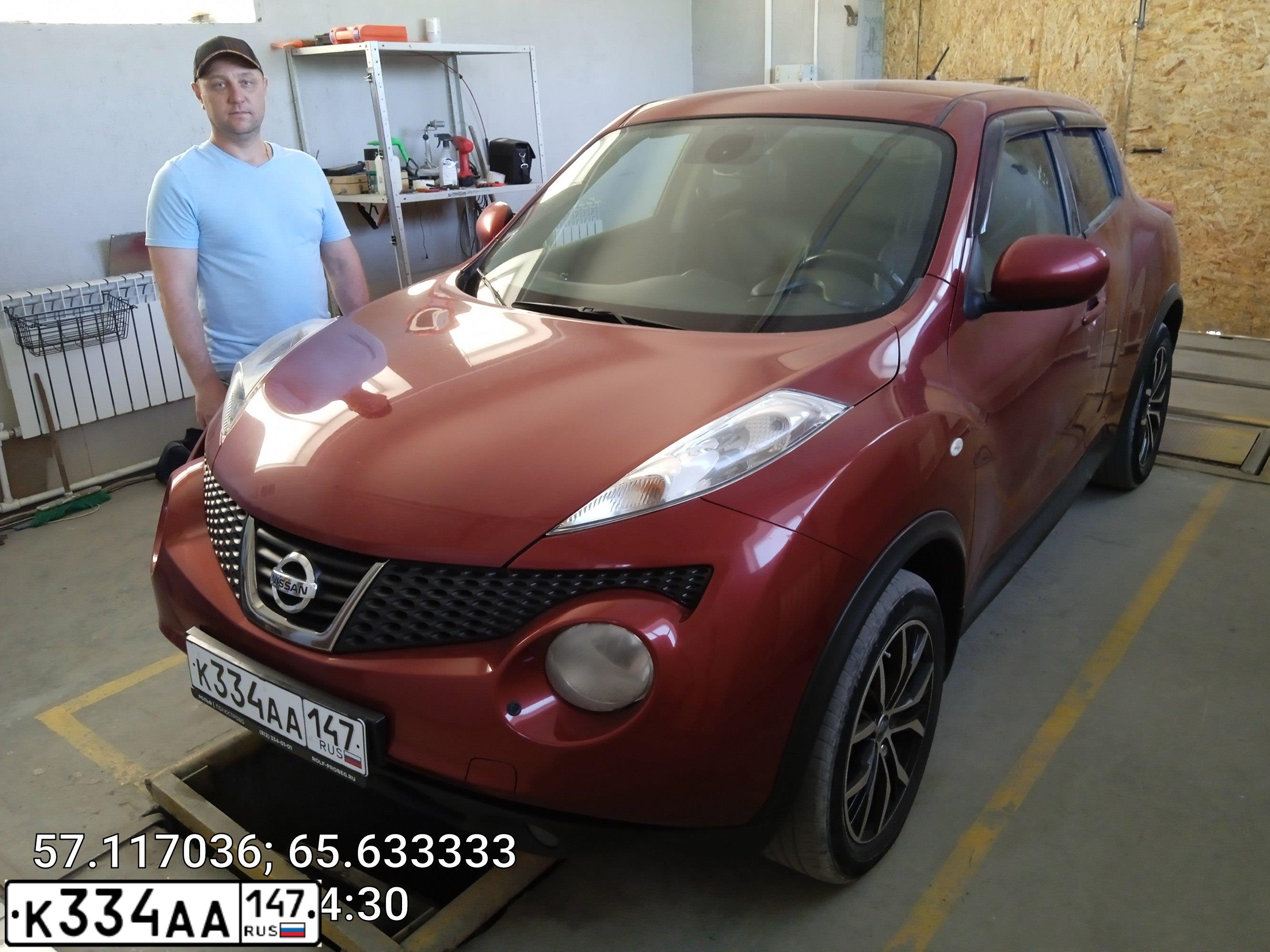 Фото автомобиля NISSAN JUKE, 2012 — госномер Х777ЕО47. Цвет: Красный