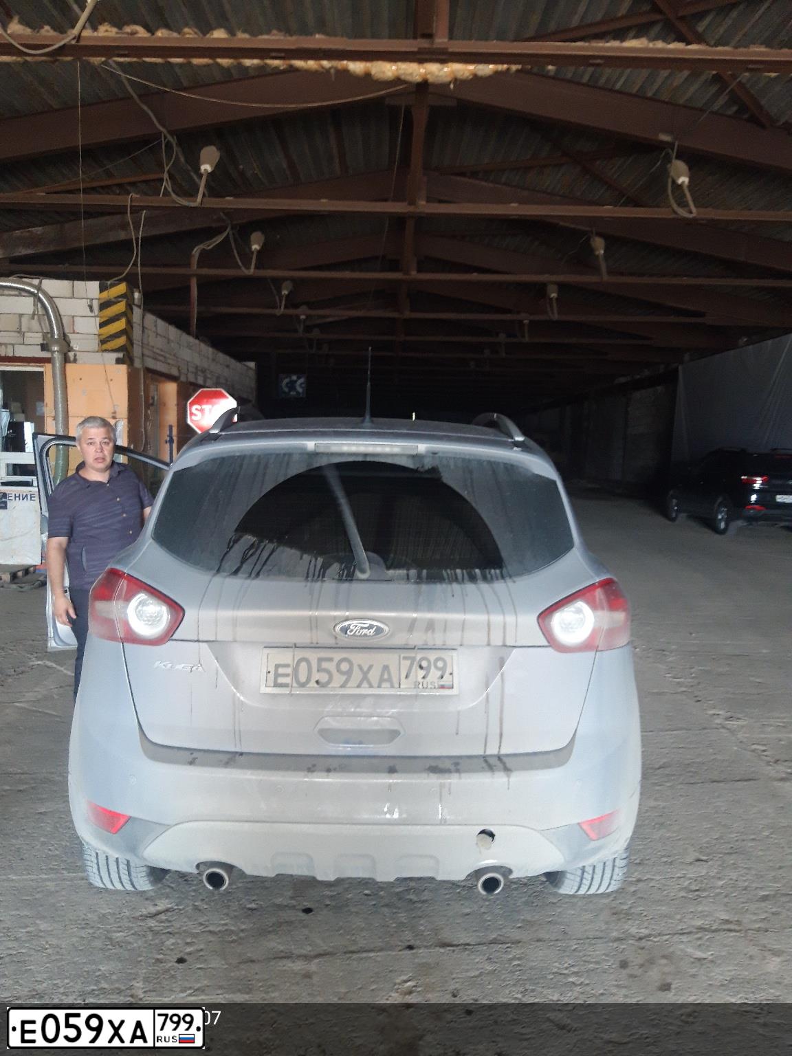 Фото автомобиля FORD KUGA, 2012 — госномер Е059ХА799. Цвет: СЕРЫЙ