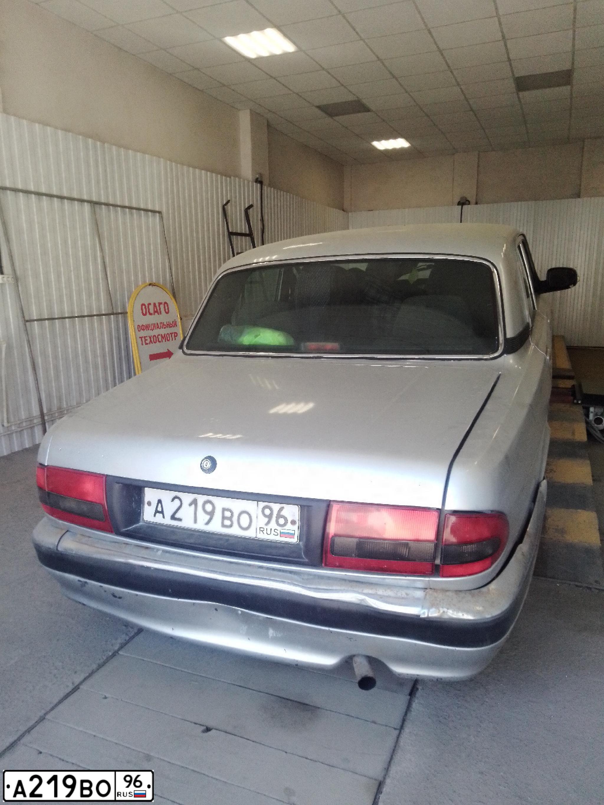 Фото автомобиля GAZ 3110 WOLGA, 2006 — госномер А219ВО96. Цвет: СЕРЫЙ