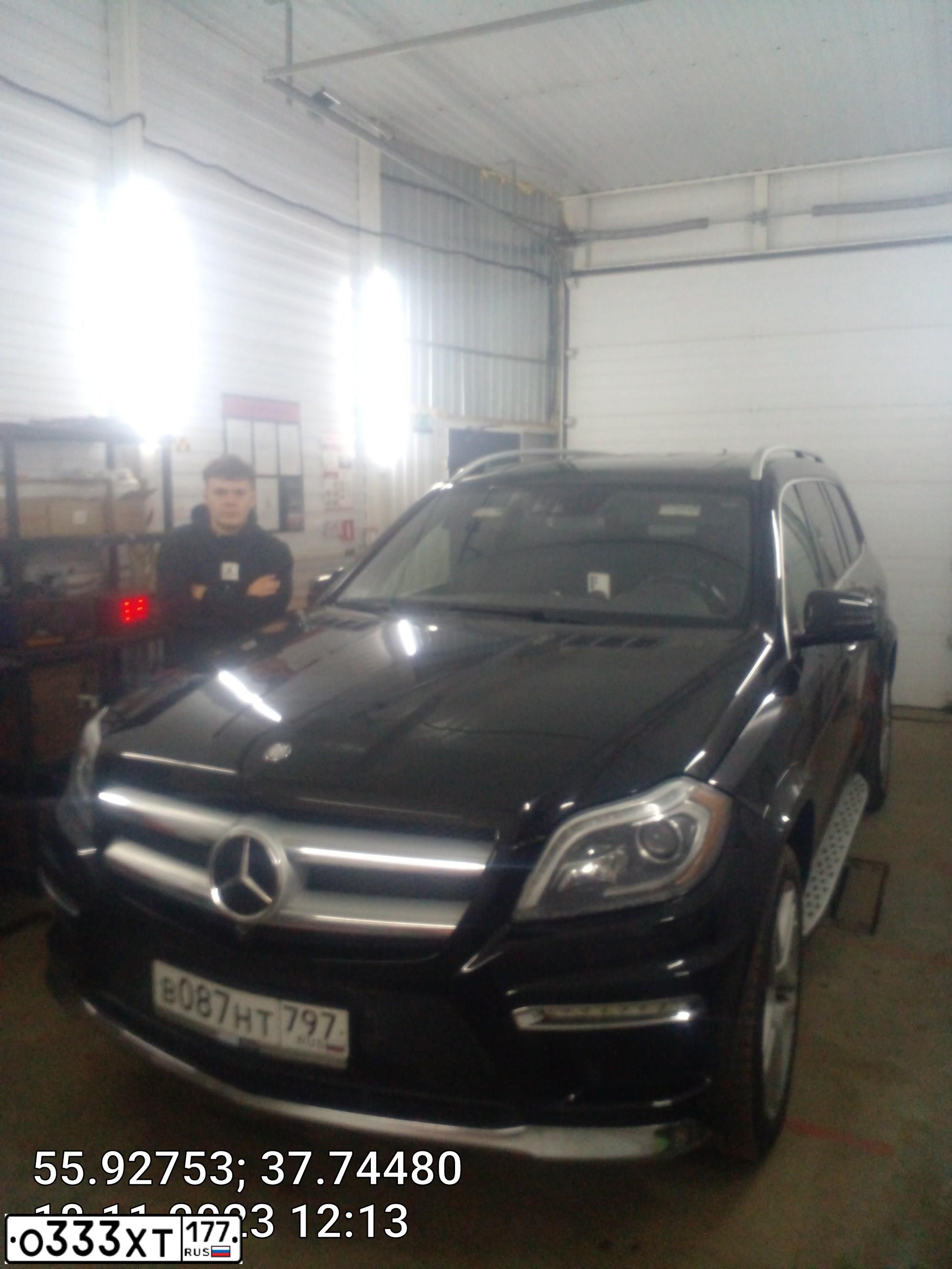 Фото автомобиля MERCEDES GL-KLASSE, 2008 — госномер М856ХК77. Цвет: ЧЕРНЫЙ