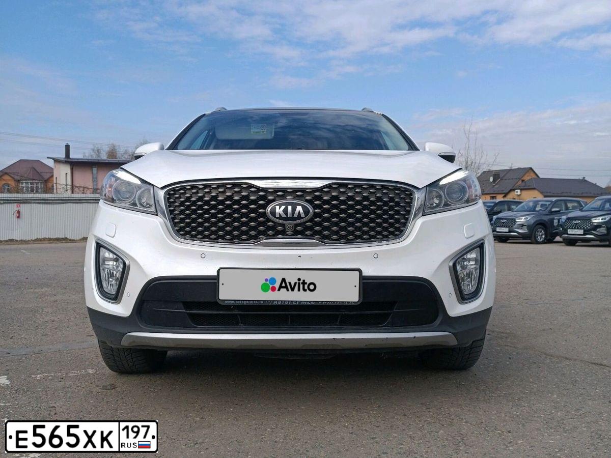 Фото автомобиля SKODA OCTAVIA, 2012 — госномер Е565ХК197. Цвет: Белый