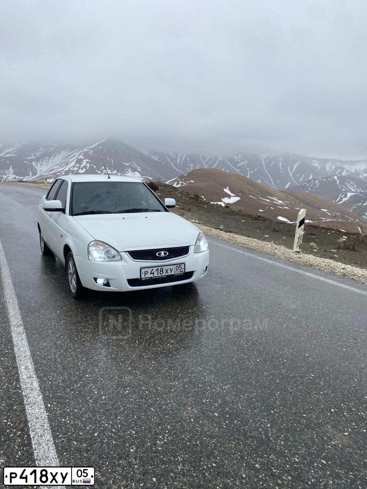 Фото автомобиля LADA 2170 PRIORA, 2014 — госномер Р418ХУ05. Цвет: Белый