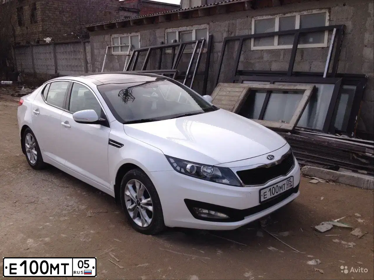 Фото автомобиля KIA MAGENTIS / OPTIMA, 2010 — госномер О500МР30. Цвет: Белый