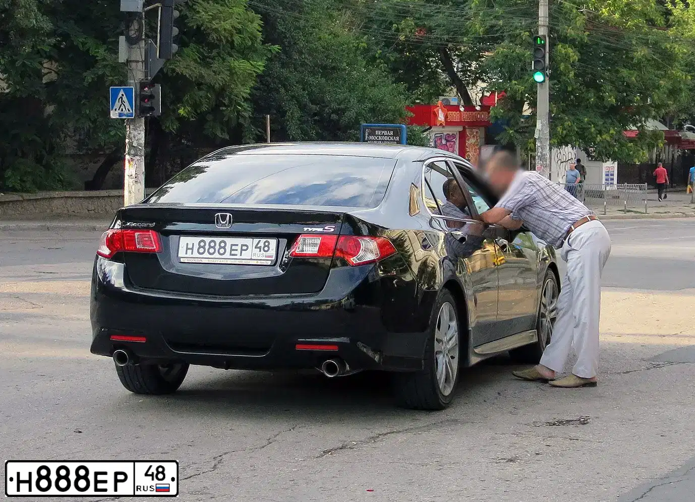Фото автомобиля HONDA, 2011 — госномер Н888ЕР48