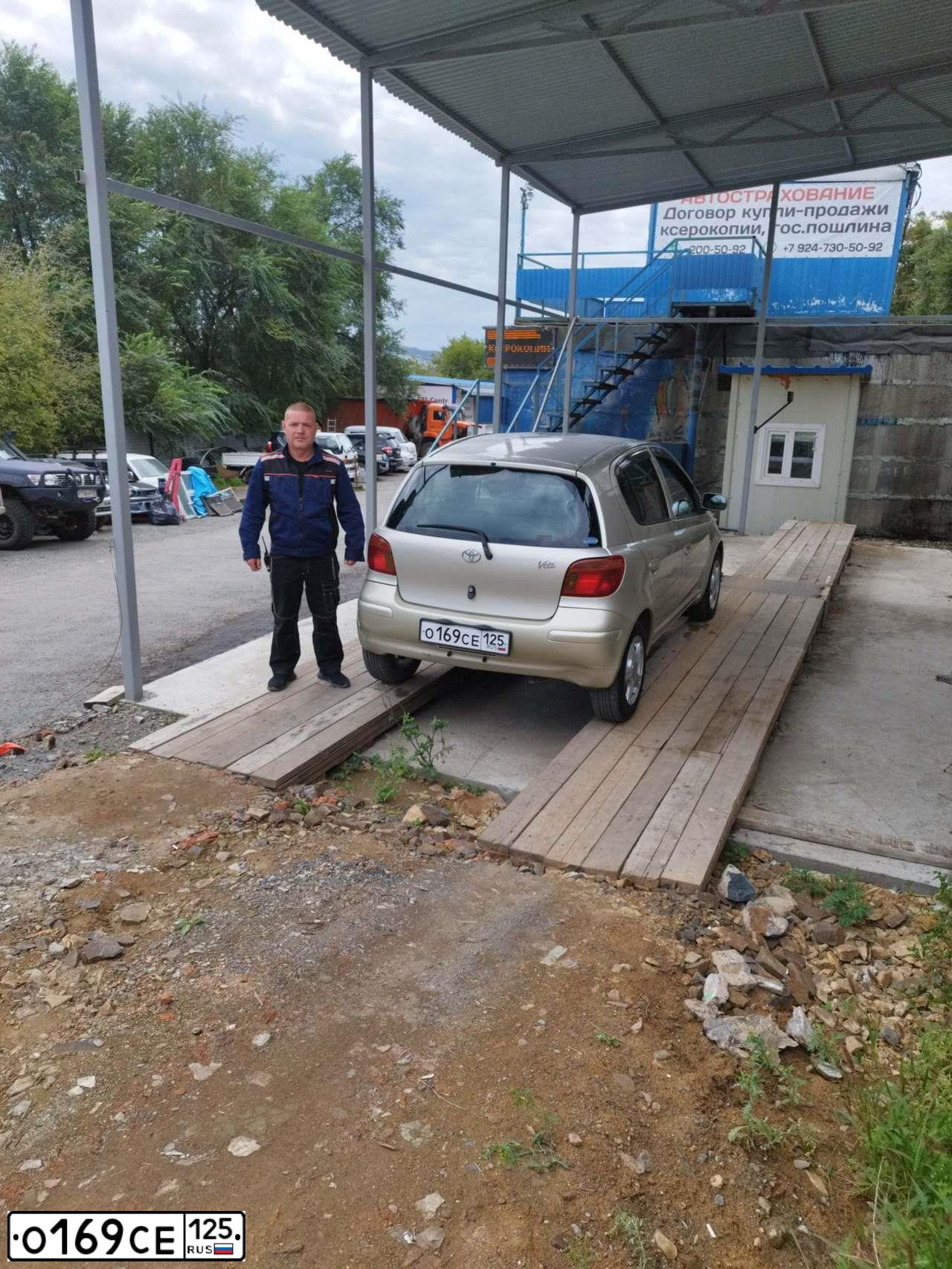 Фото автомобиля TOYOTA VITZ, 2002 — госномер О169СЕ125