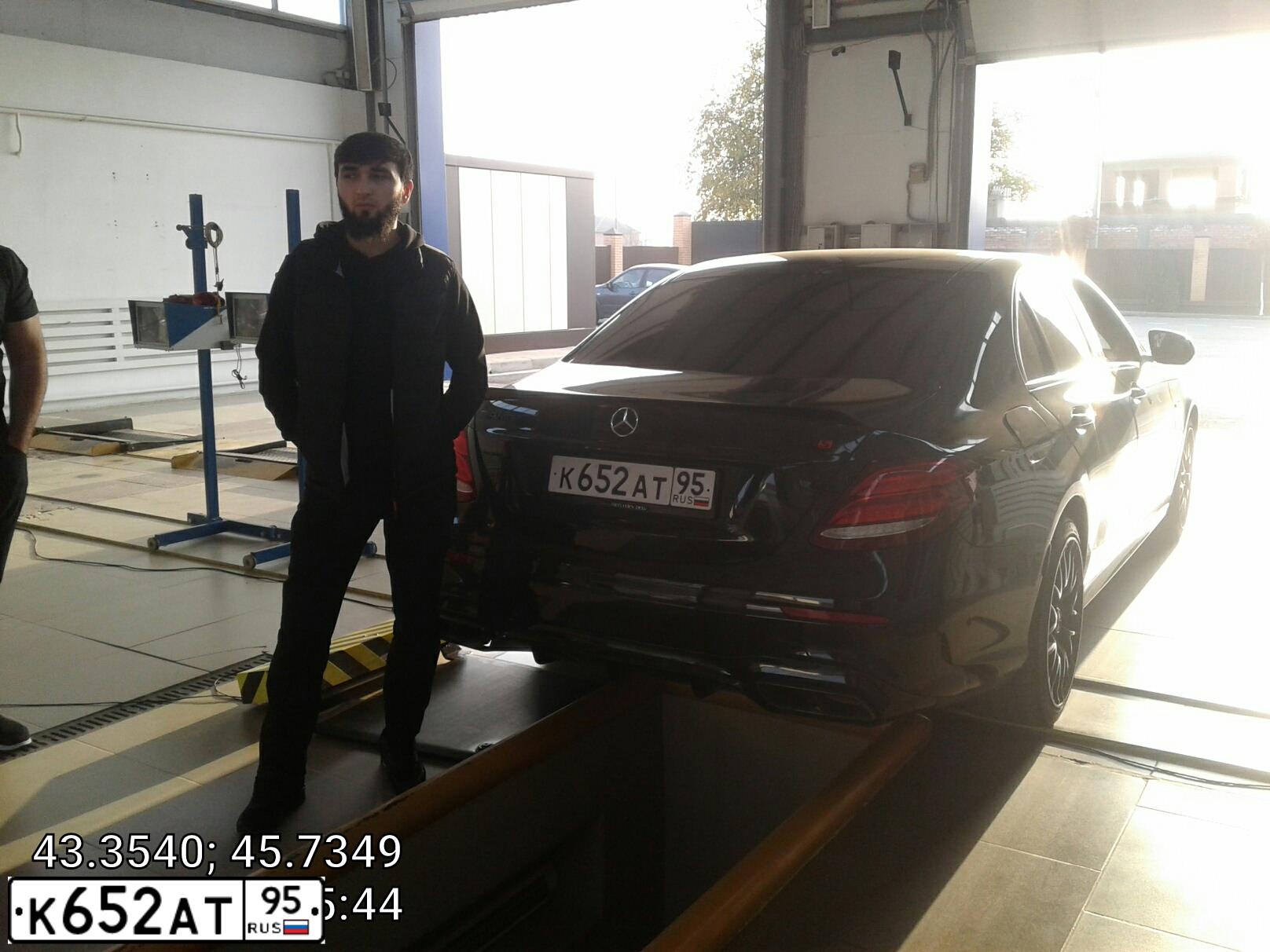 Фото автомобиля МЕРСЕДЕС-БЕНЦ E200 4MATIC, 2019 — госномер М475РХ797. Цвет: ЧЕРНЫЙ