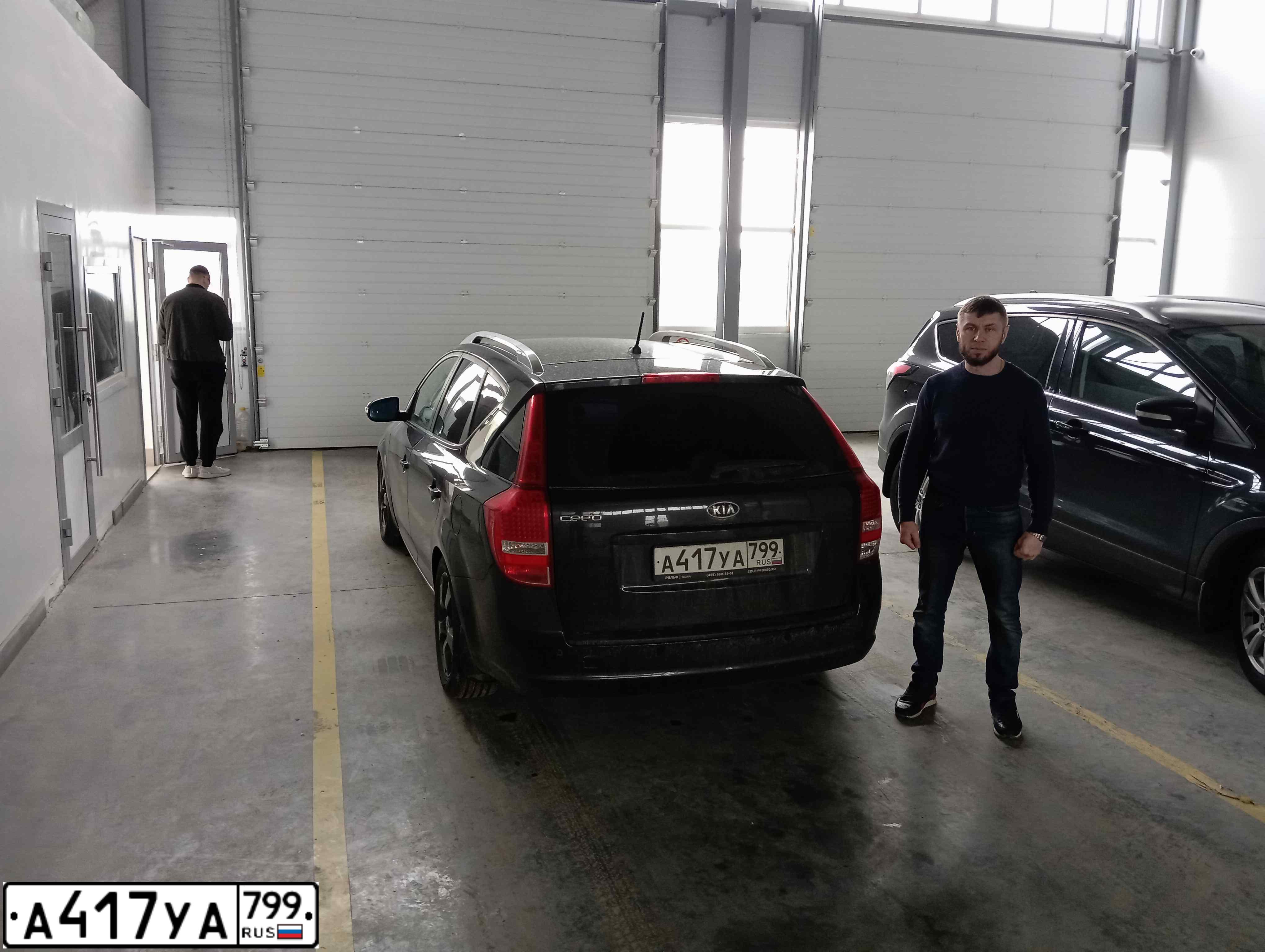 Фото автомобиля KIA CEE'D, 2011 — госномер А417УА799. Цвет: ЧЕРНЫЙ ПЕРЛАМУТР