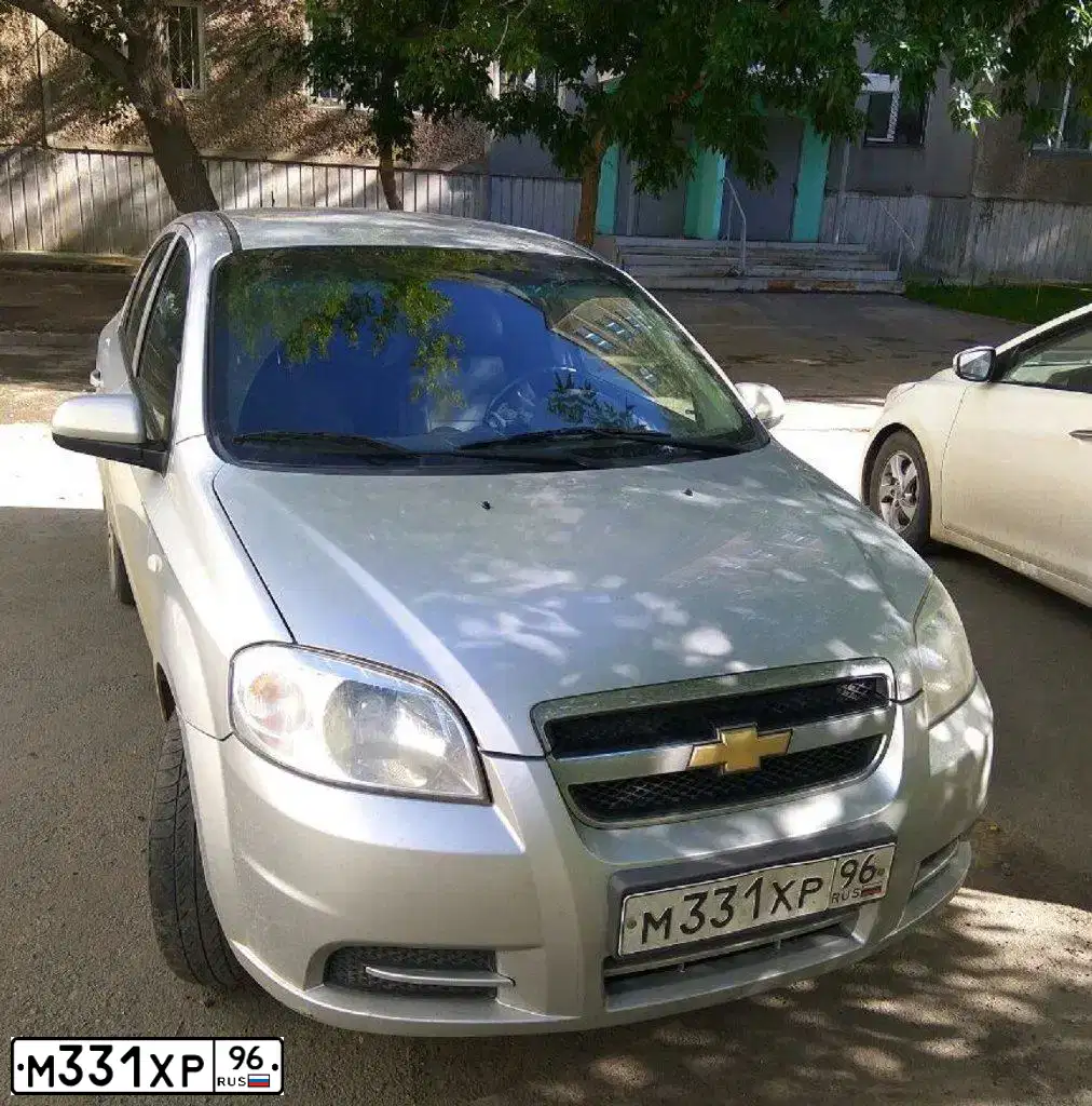 Фото автомобиля CHEVROLET AVEO, 2008 — госномер М331ХР96. Цвет: СЕРЕБРИСТЫЙ