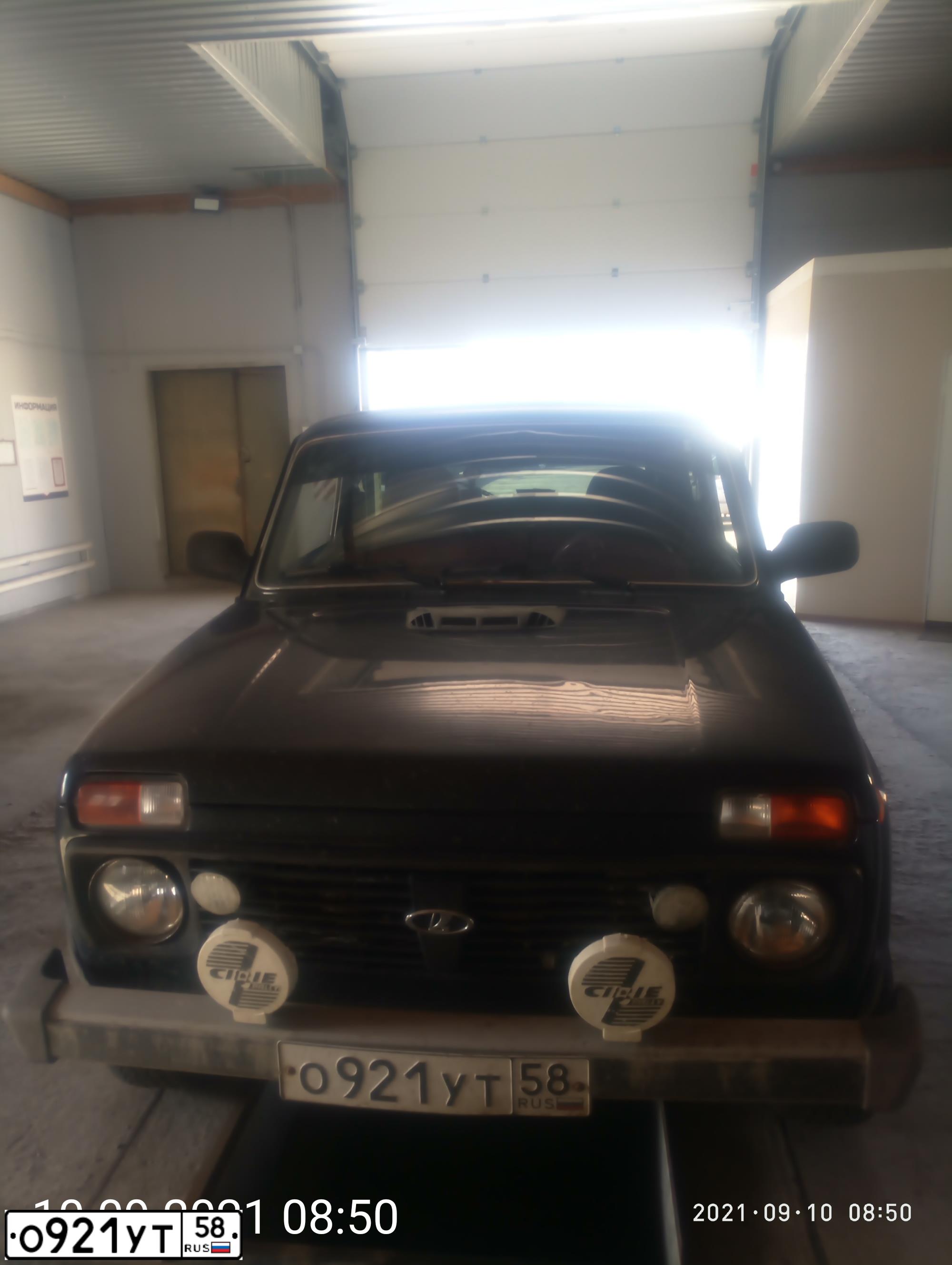 Фото автомобиля LADA NIVA, 2013 — госномер М294ВР164. Цвет: Темно-зеленый