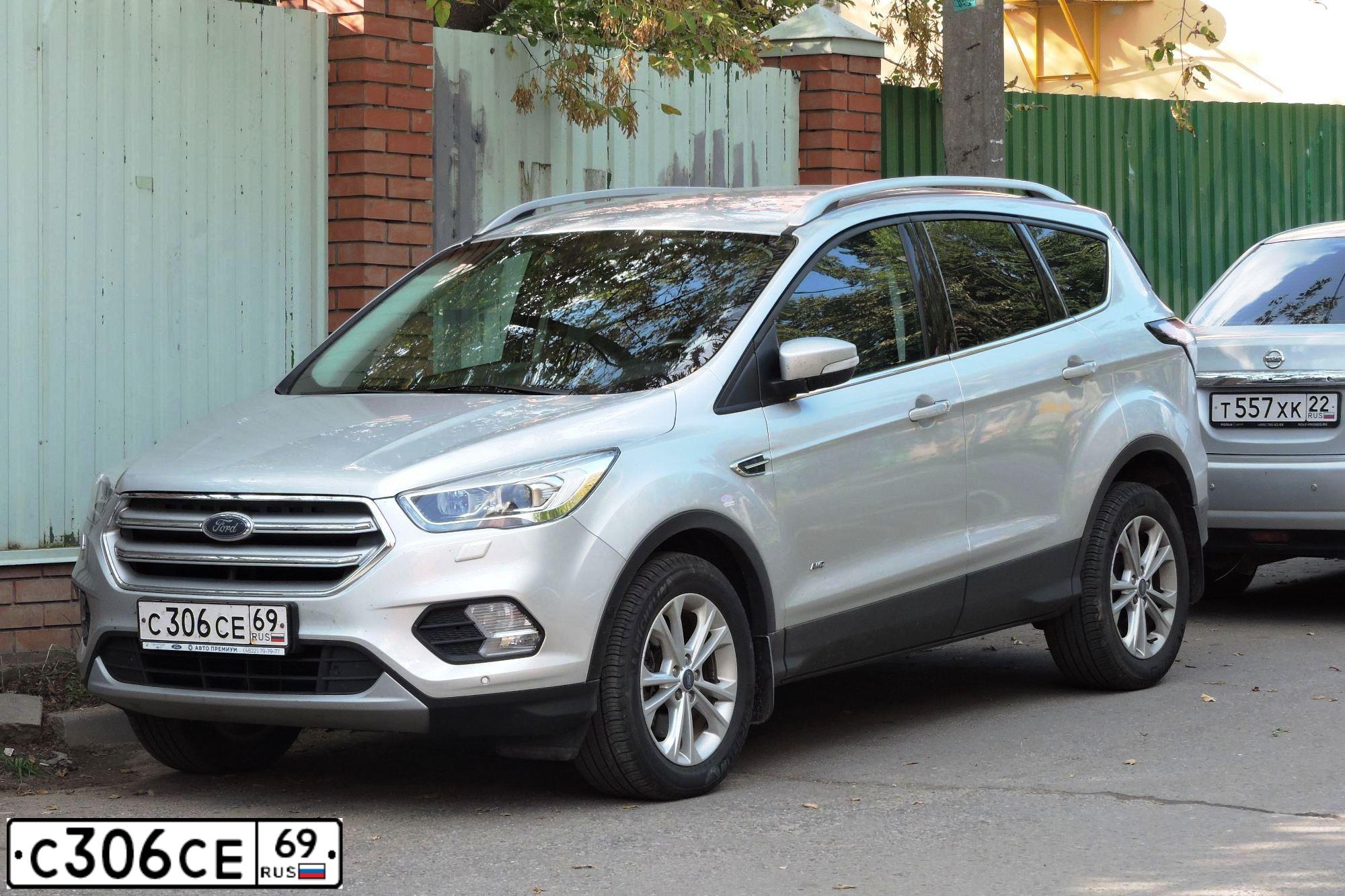 Фото автомобиля FORD KUGA, 2017 — госномер С306СЕ69. Цвет: СЕРЕБРИСТЫЙ