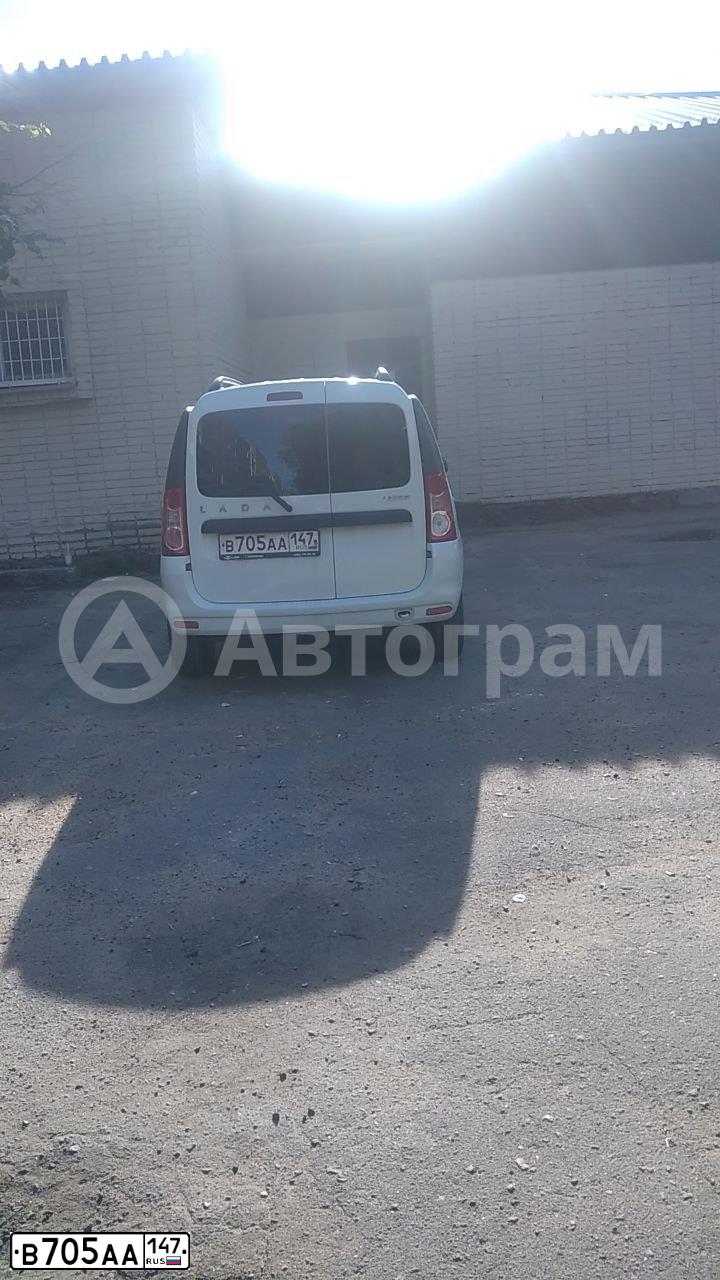 Фото автомобиля LADA LARGUS, 2020 — госномер В705АА147. Цвет: Белый