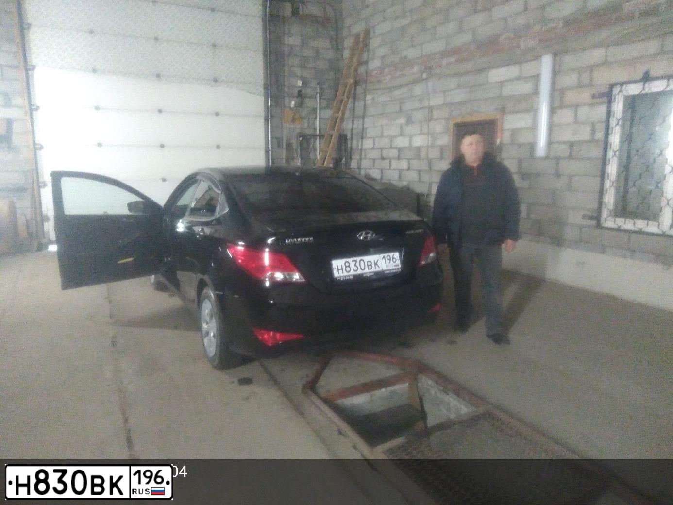 Фото автомобиля HYUNDAI SOLARIS, 2015 — госномер Х698ВА196. Цвет: ЧЕРНЫЙ