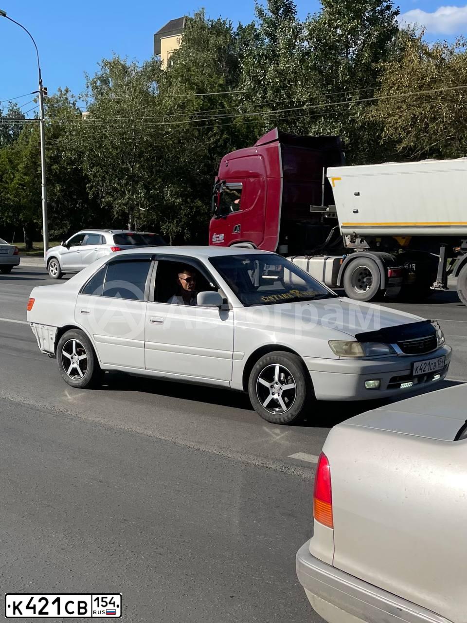 Фото автомобиля TOYOTA PREMIO, 2000 — госномер К421СВ154