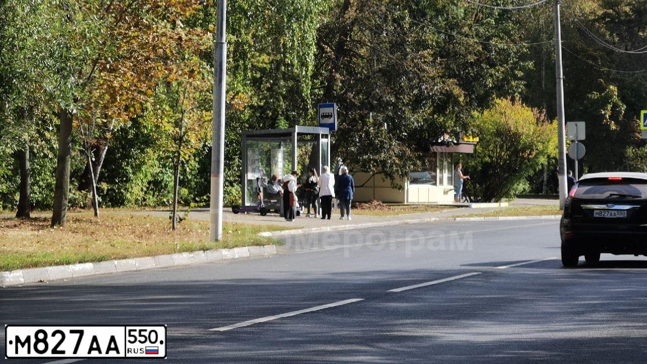 Фото автомобиля FORD FOCUS, 2008 — госномер М827АА550. Цвет: ЧЕРНЫЙ