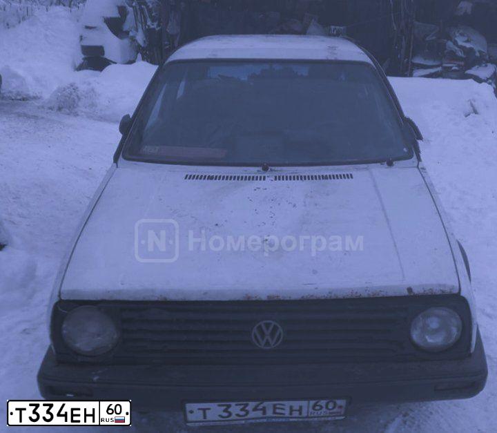 Фото автомобиля VOLKSWAGEN GOLF, 1985 — госномер Т334ЕН60. Цвет: Белый