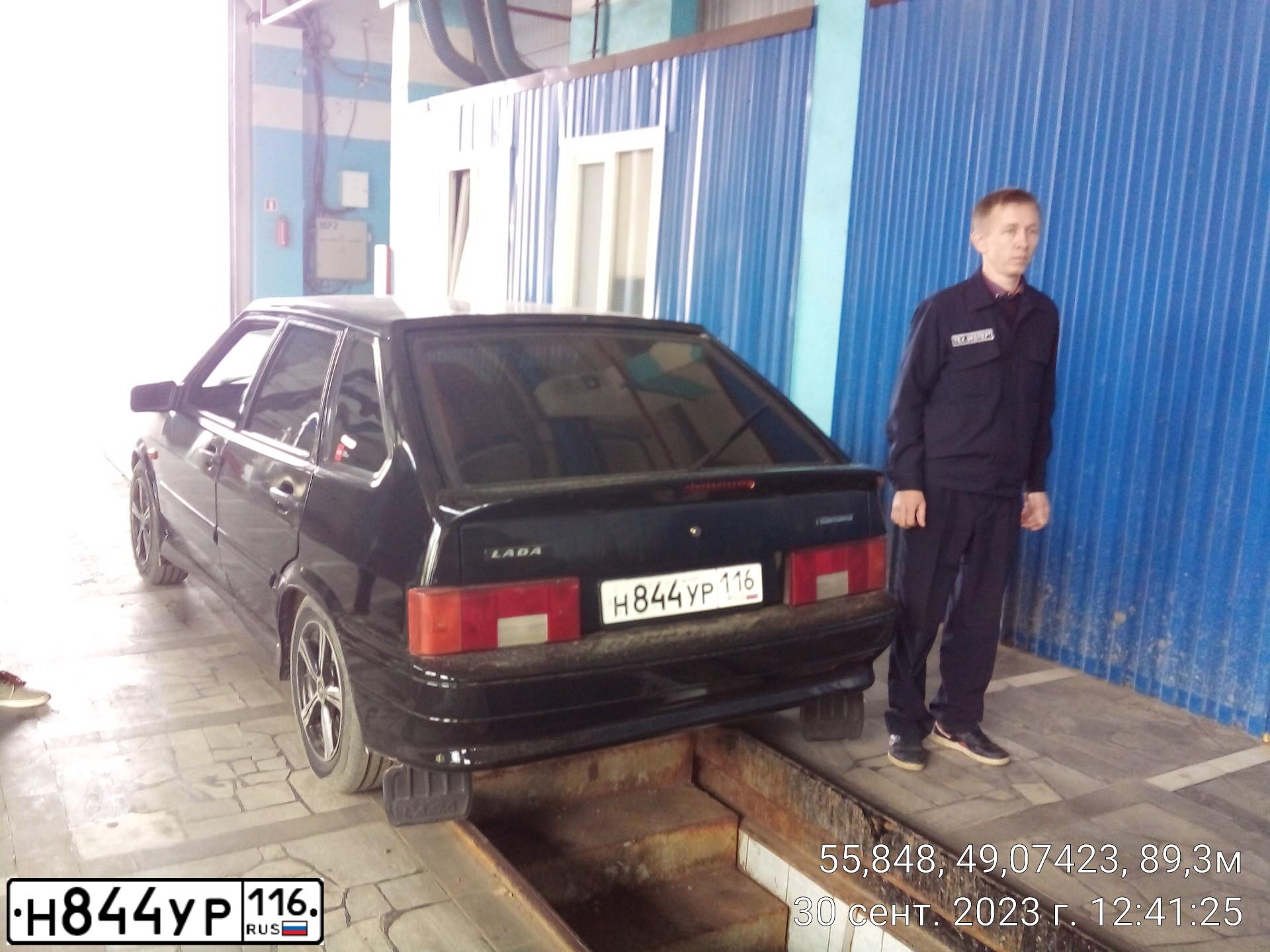 Фото автомобиля LADA 2114 SAMARA, 2011 — госномер М960ТР716. Цвет: Сине-Черный