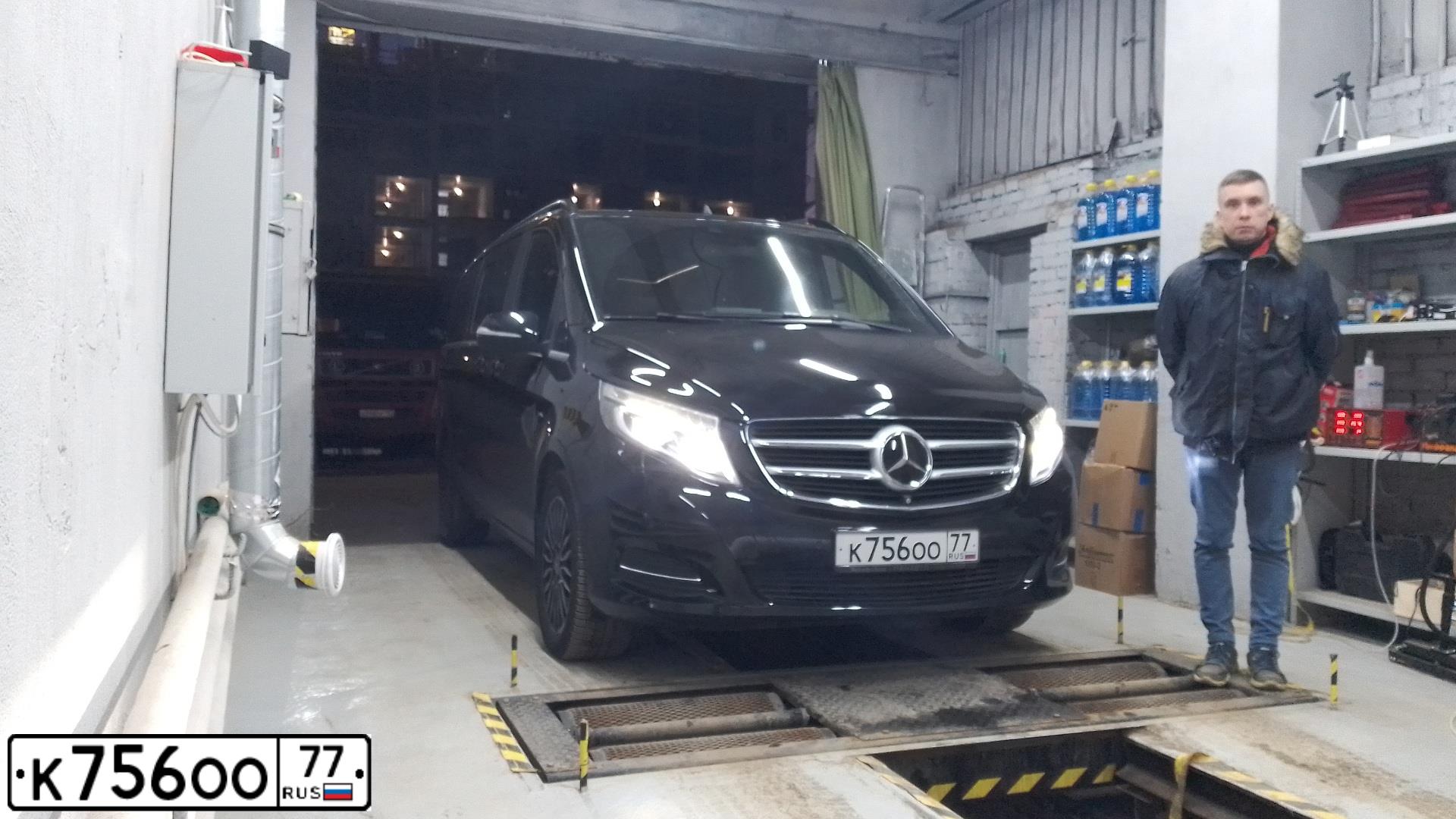 Фото автомобиля AUDI Q7, 2008 — госномер К800КК40. Цвет: ЧЕРНЫЙ