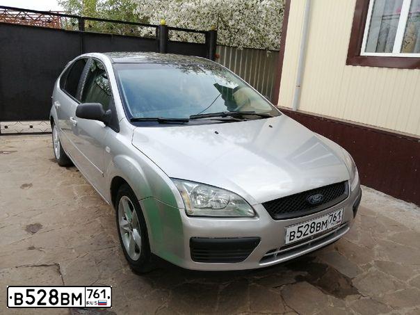 Фото автомобиля FORD FOCUS, 2005 — госномер В528ВМ761. Цвет: Серебристый