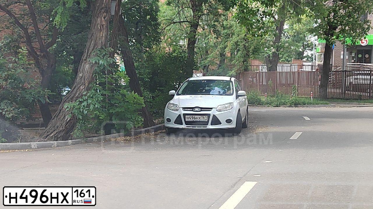 Фото автомобиля FORD FOCUS, 2011 — госномер Х707ЕС180