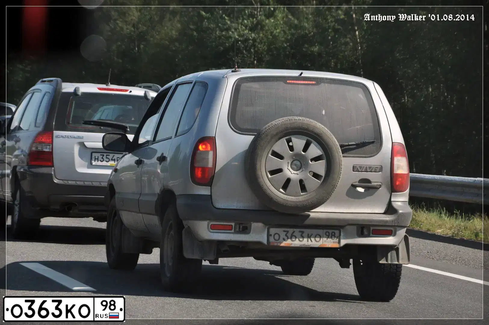 Фото автомобиля CHEVROLET NIVA, 2008 — госномер О363КО98. Цвет: Белый
