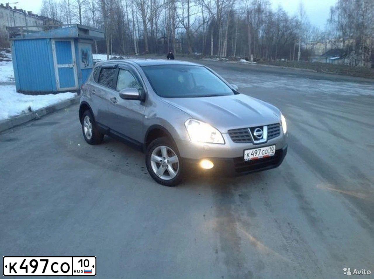 Фото автомобиля NISSAN QASHQAI, 2007 — госномер Н959ЕС10. Цвет: СВЕТЛО-КОРИЧНЕВЫЙ
