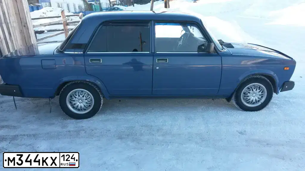 Фото автомобиля LADA 2107, 2006 — госномер М344КХ124. Цвет: синий