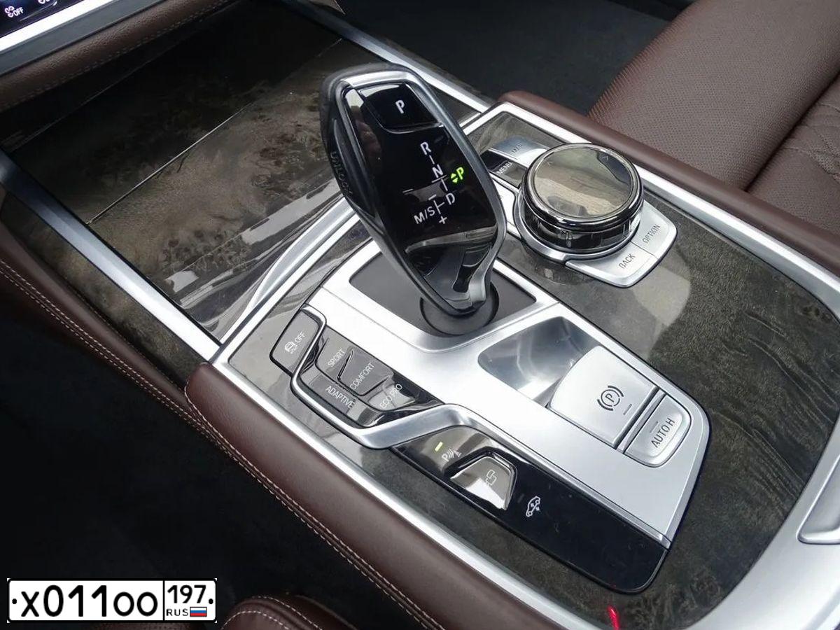 Фото автомобиля NISSAN QASHQAI, 2008 — госномер Х011ОО197. Цвет: ТЕМНО-СИНИЙ