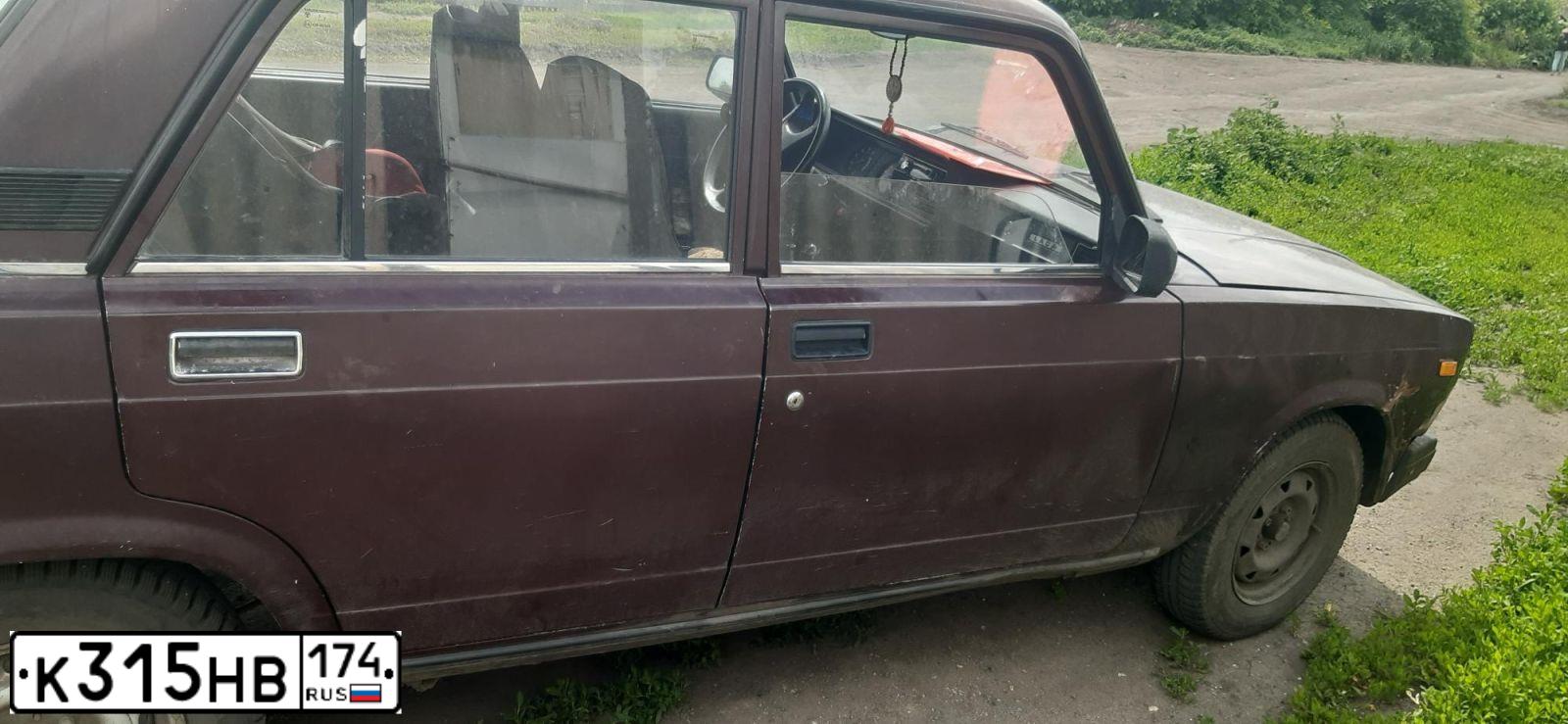 Фото автомобиля LADA 2107, 2007 — госномер С517НМ196. Цвет: ТЕМНО КРАСНЫЙ