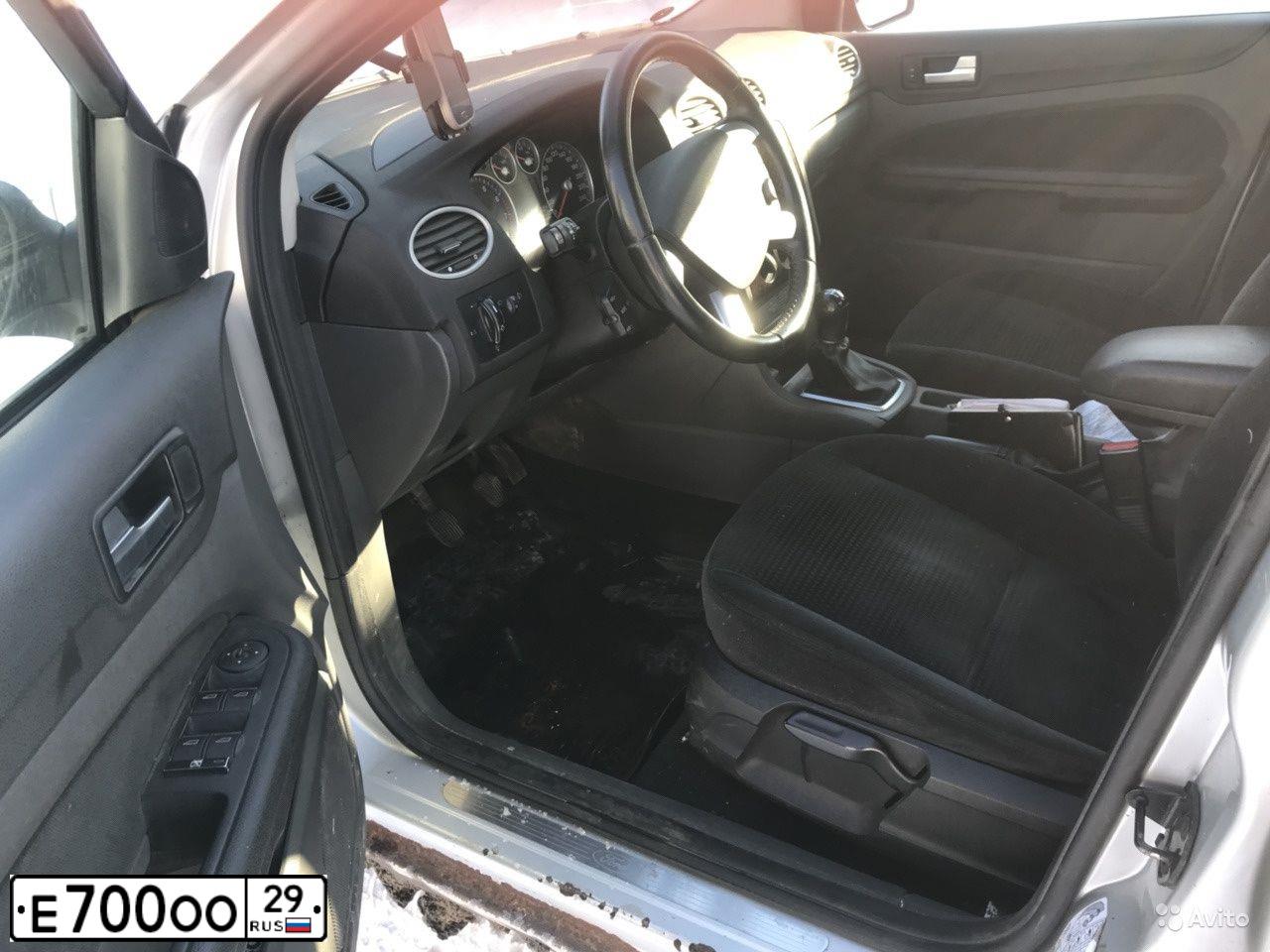 Фото автомобиля FORD FOCUS, 2005 — госномер В941ОС164. Цвет: Серебристый