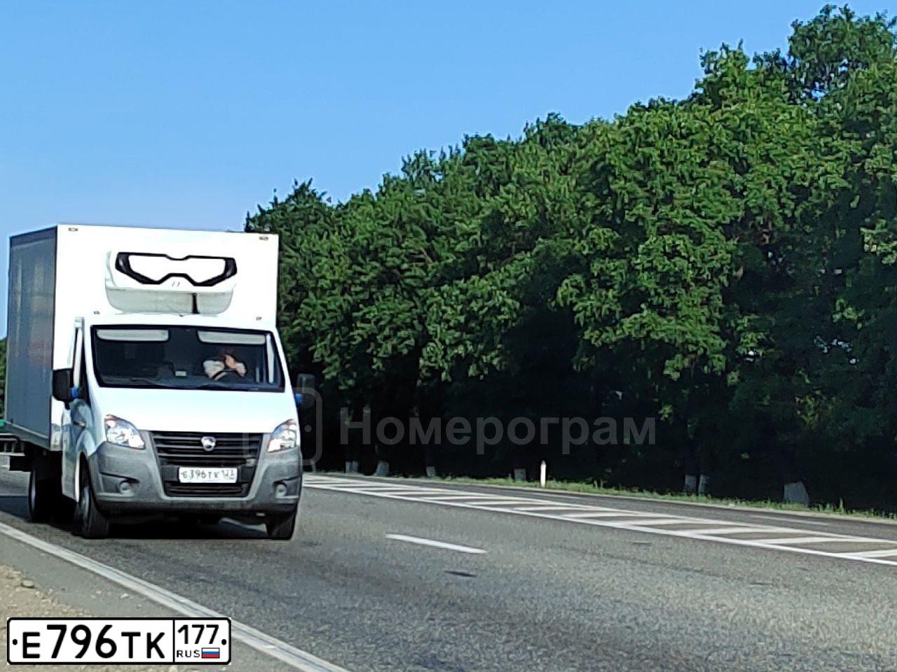 Фото автомобиля NISSAN QASHQAI, 2007 — госномер Е796ТК177. Цвет: СЕРЫЙ СВЕТЛЫЙ