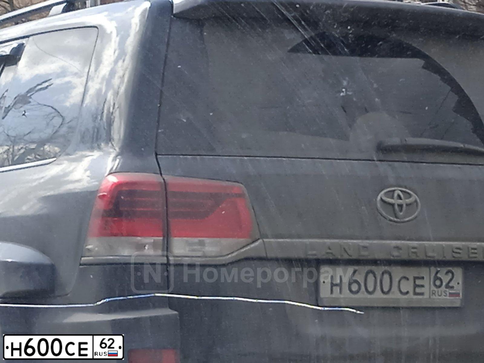 Фото автомобиля TOYOTA VENZA, 2013 — госномер Н600СЕ62. Цвет: серебристый