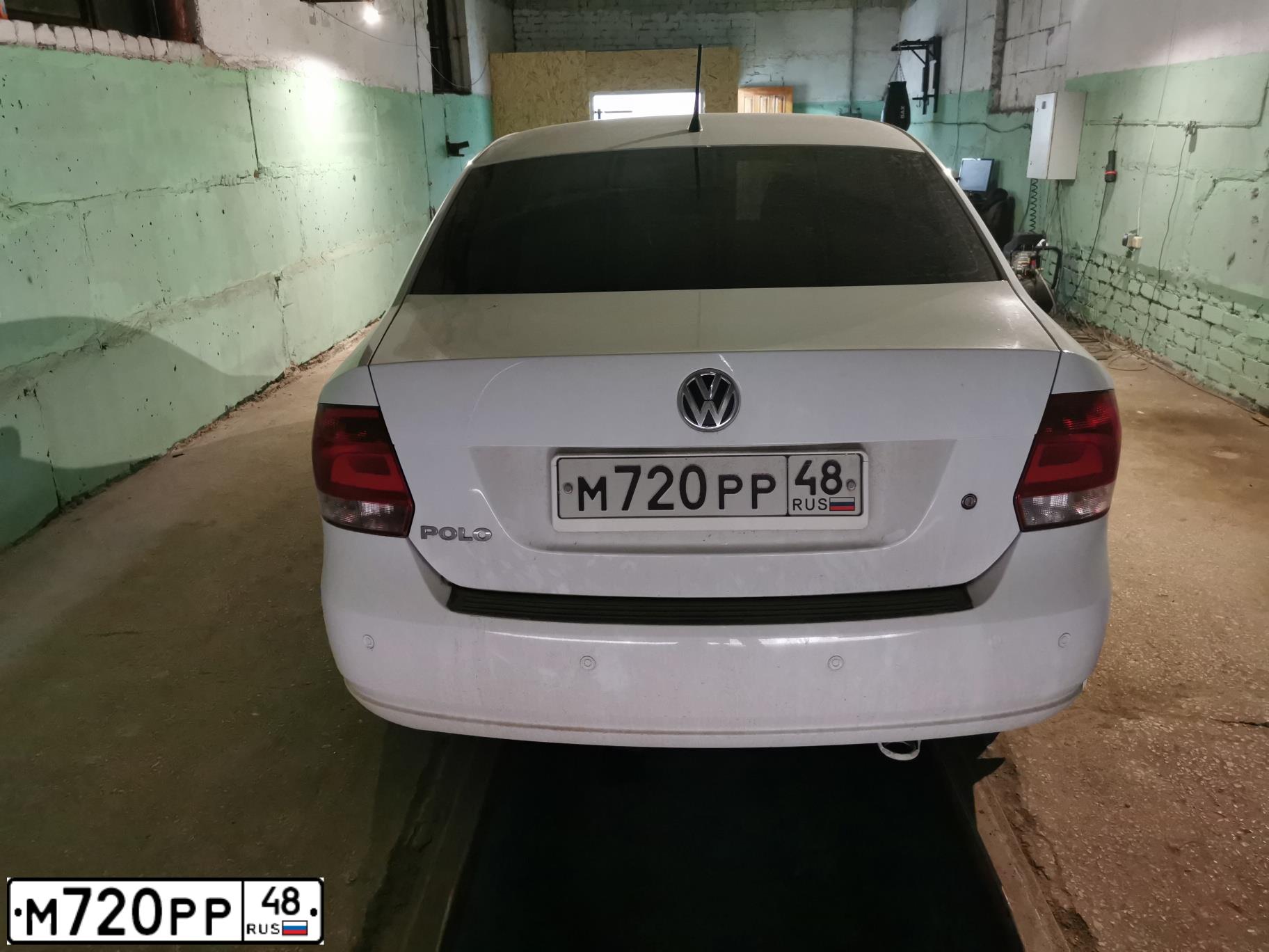 Фото автомобиля VOLKSWAGEN POLO, 2015 — госномер М720РР48. Цвет: Белый