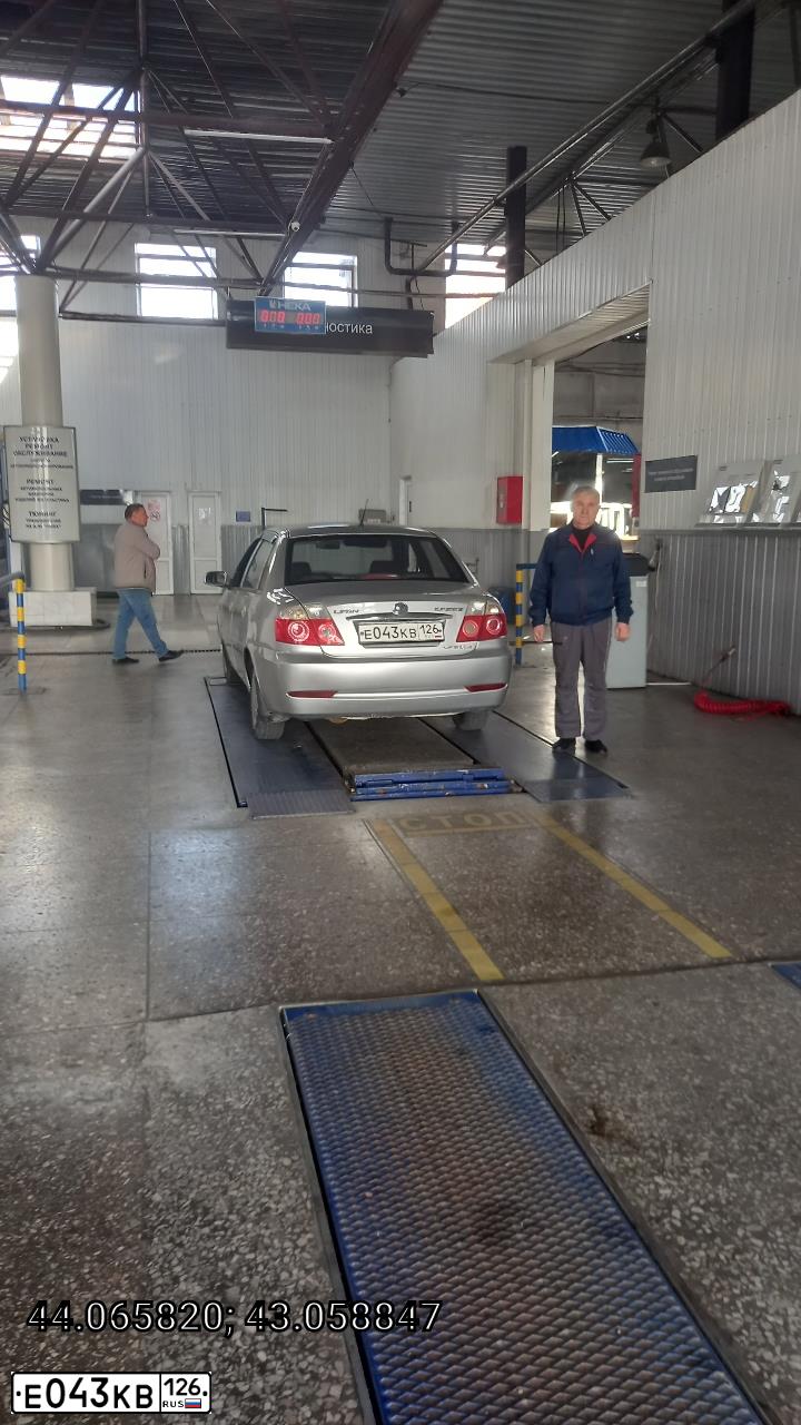 Фото автомобиля LIFAN BREEZ, 2008 — госномер Е043КВ126. Цвет: СЕРЕБРО
