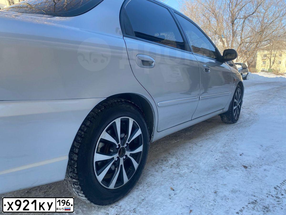 Фото автомобиля KIA SPECTRA, 2007 — госномер У909АА196. Цвет: Серый