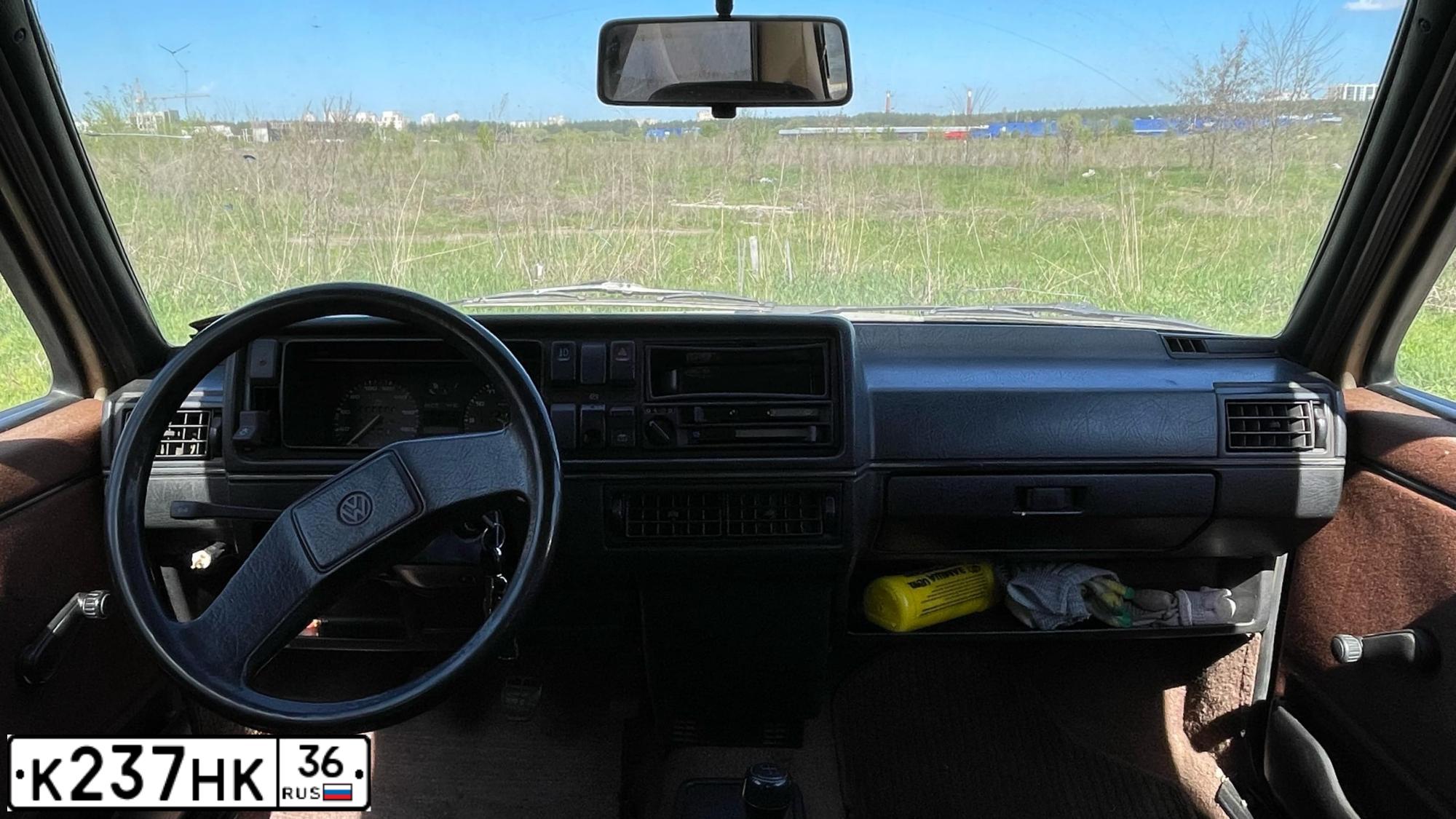 Фото автомобиля VOLKSWAGEN JETTA, 1984 — госномер К237НК36. Цвет: СЕРЫЙ