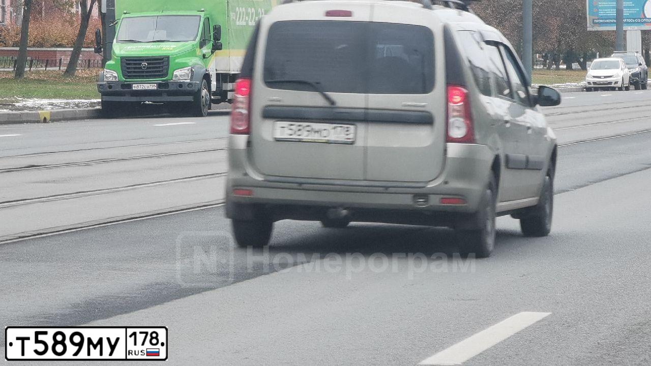 Фото автомобиля VOLKSWAGEN TIGUAN, 2012 — госномер Т421АУ181. Цвет: Белый