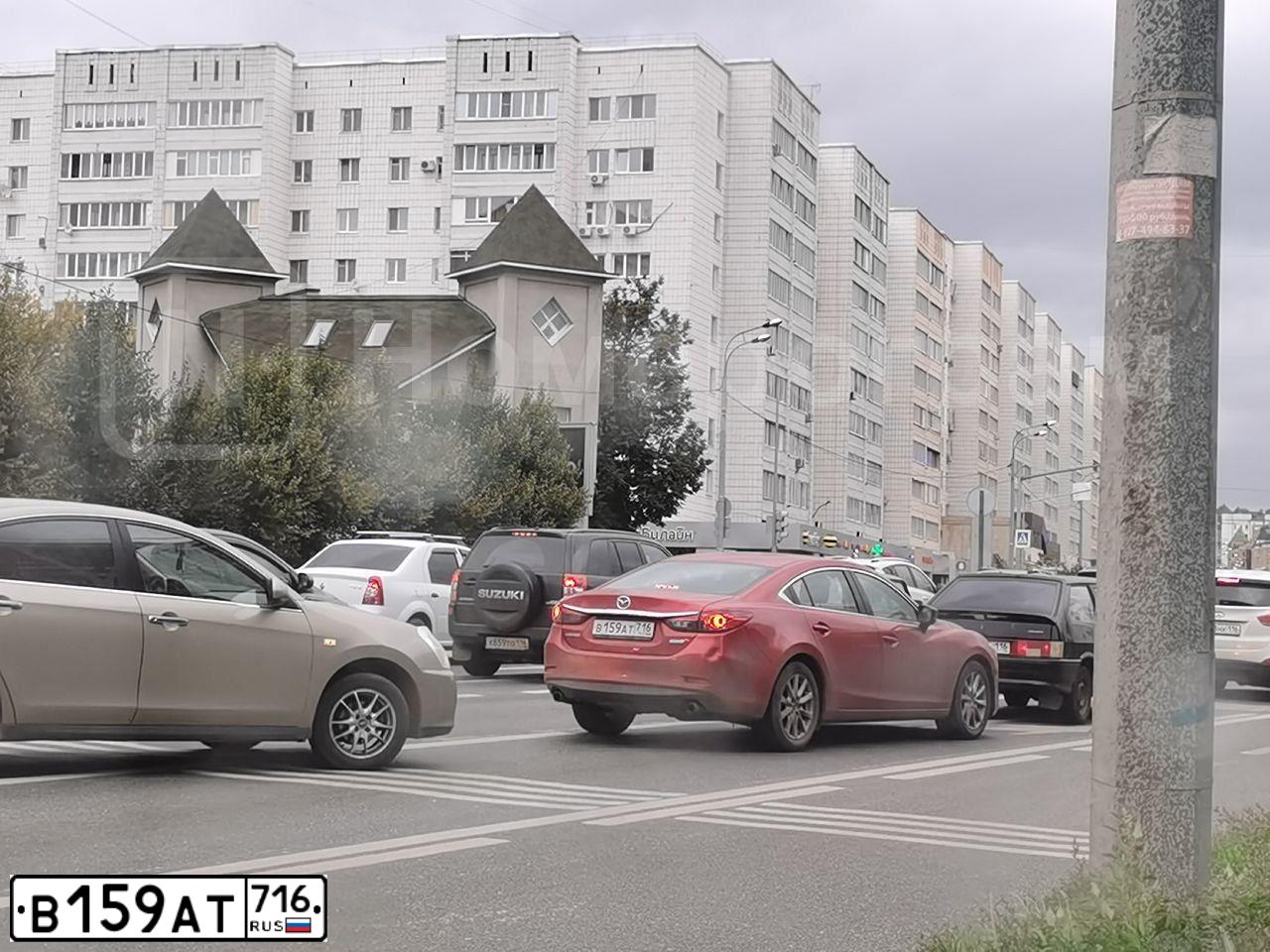 Фото автомобиля MAZDA 6, 2018 — госномер В159АТ716. Цвет: Красный