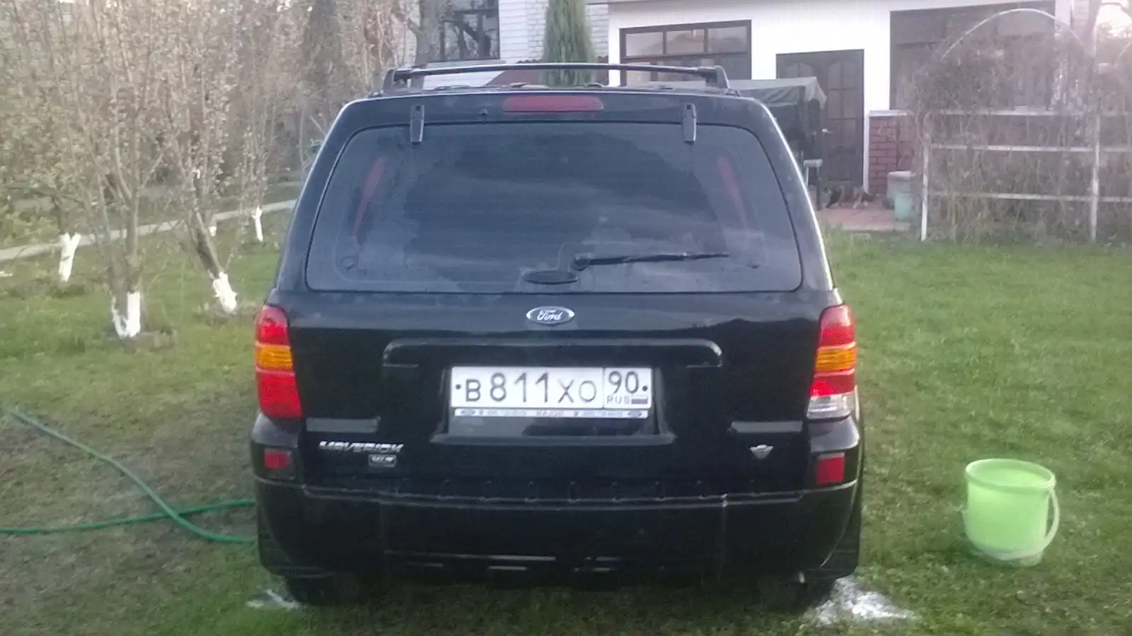 Фото автомобиля FORD MAVERICK, 2005 — госномер В569КС790. Цвет: ЧЕРНЫЙ