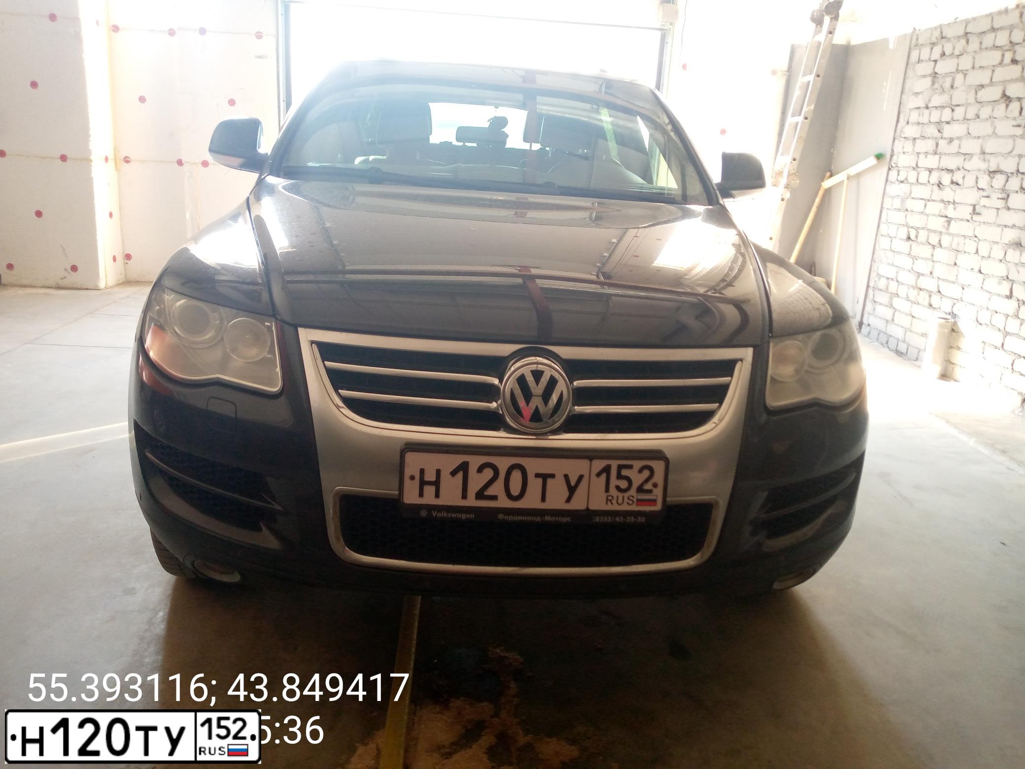 Фото автомобиля VOLKSWAGEN TOUAREG, 2008 — госномер Т575СМ58