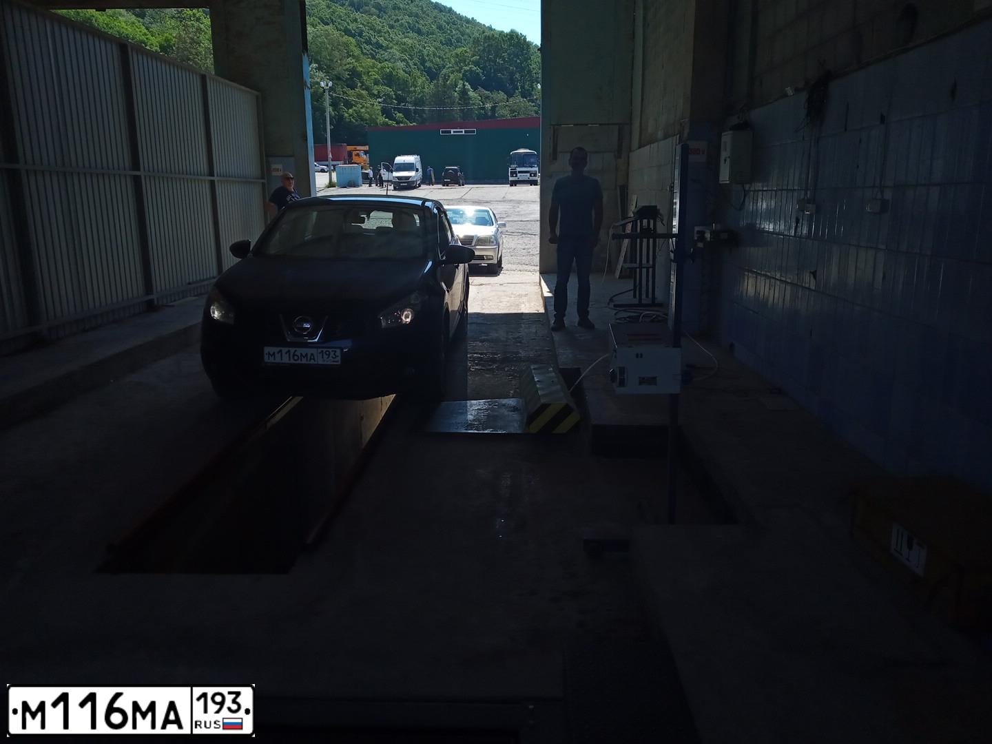 Фото автомобиля NISSAN QASHQAI, 2012 — госномер М116МА193. Цвет: Темно-синий