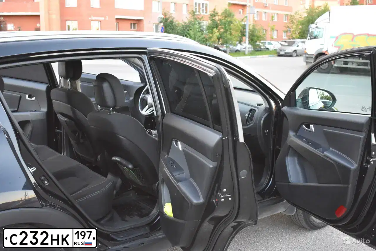 Фото автомобиля KIA SPORTAGE, 2011 — госномер С232НК197. Цвет: ЧЕРНЫЙ ПЕРЛАМУТР