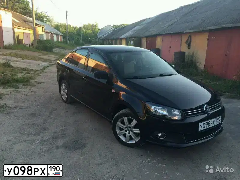 Фото автомобиля VOLKSWAGEN POLO, 2011 — госномер Р567ТС46. Цвет: ЧЕРНЫЙ