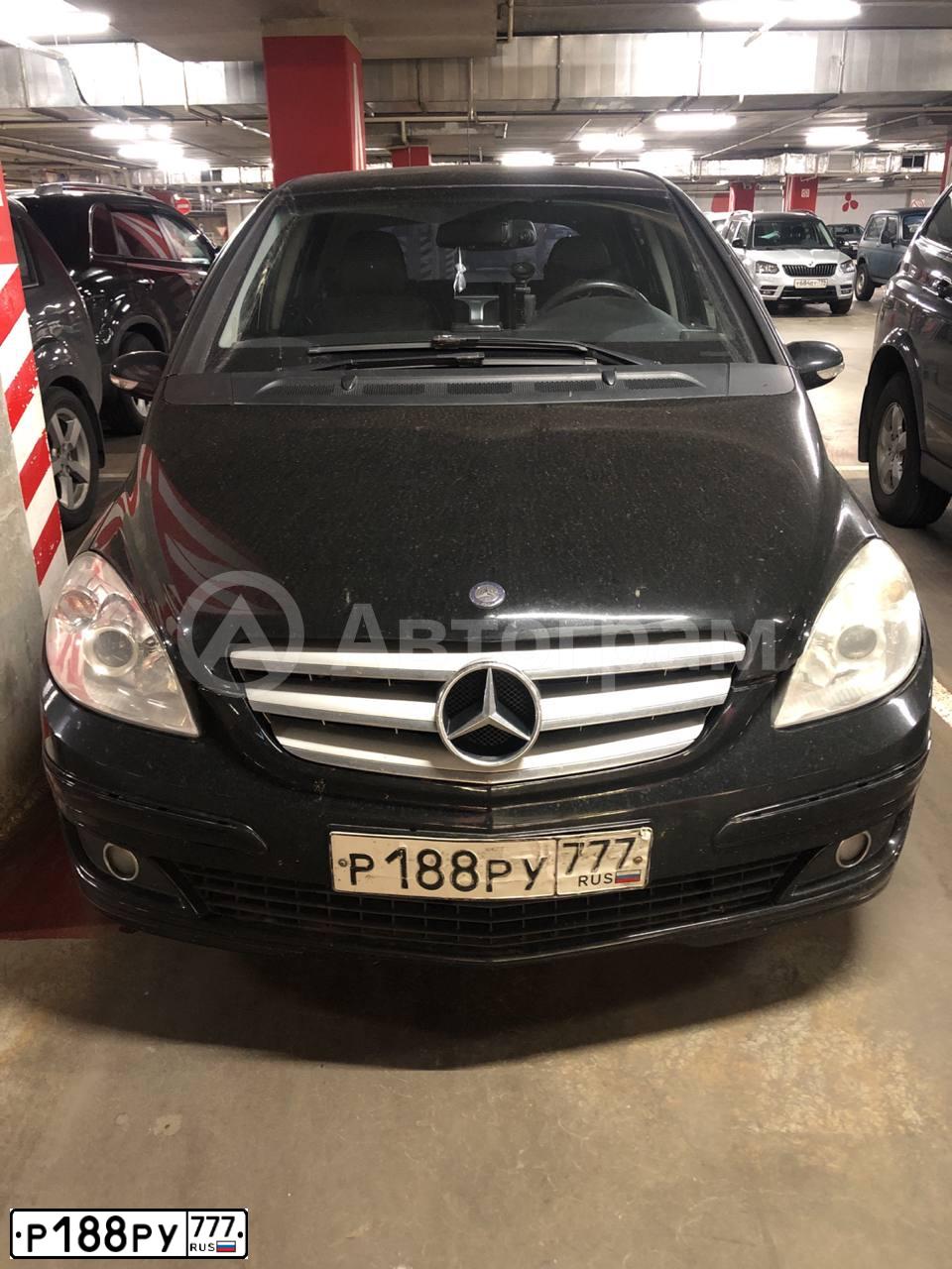 Фото автомобиля MERCEDES B-KLASSE, 2006 — госномер Р188РУ777. Цвет: ЧЕРНЫЙ