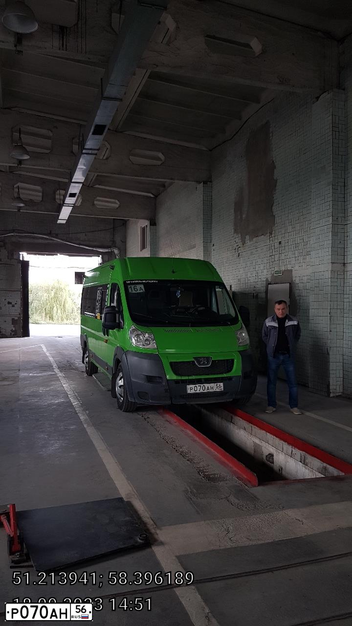 Фото автомобиля GAZ 3221 EL, 2006 — госномер В140МР156. Цвет: Белый