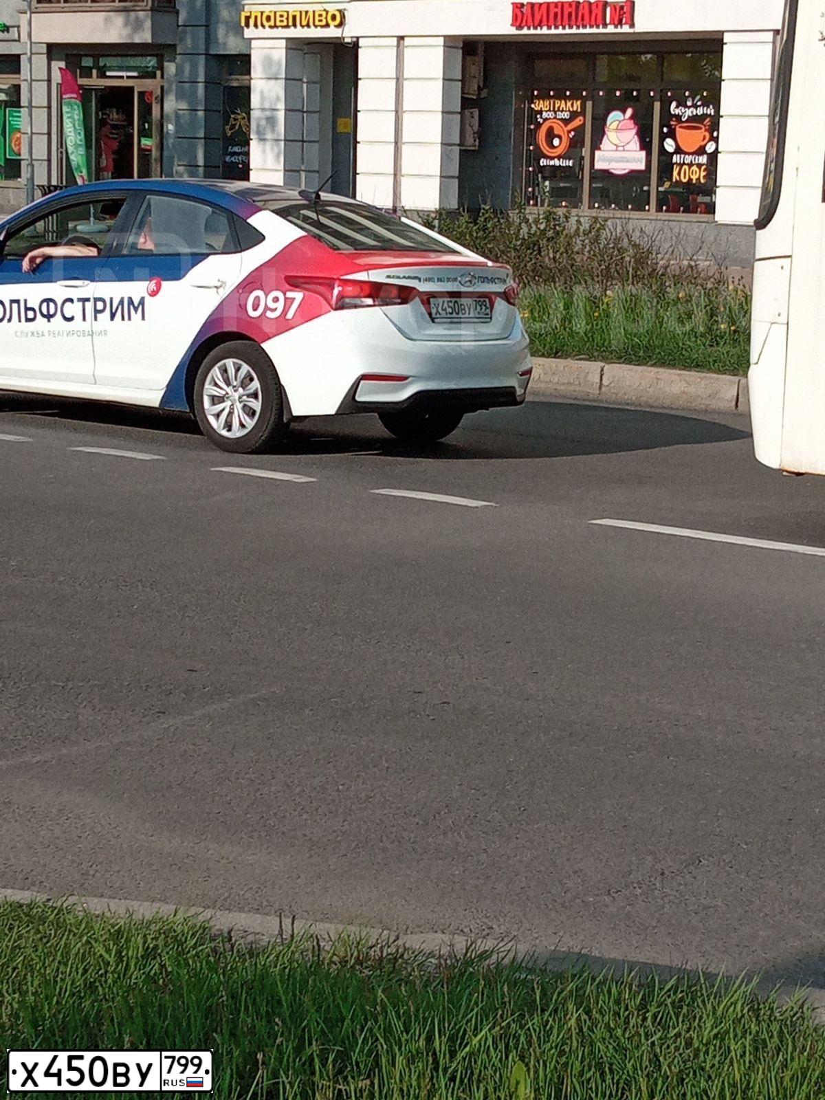 Фото автомобиля HYUNDAI SOLARIS, 2018 — госномер В343АМ250. Цвет: Белый